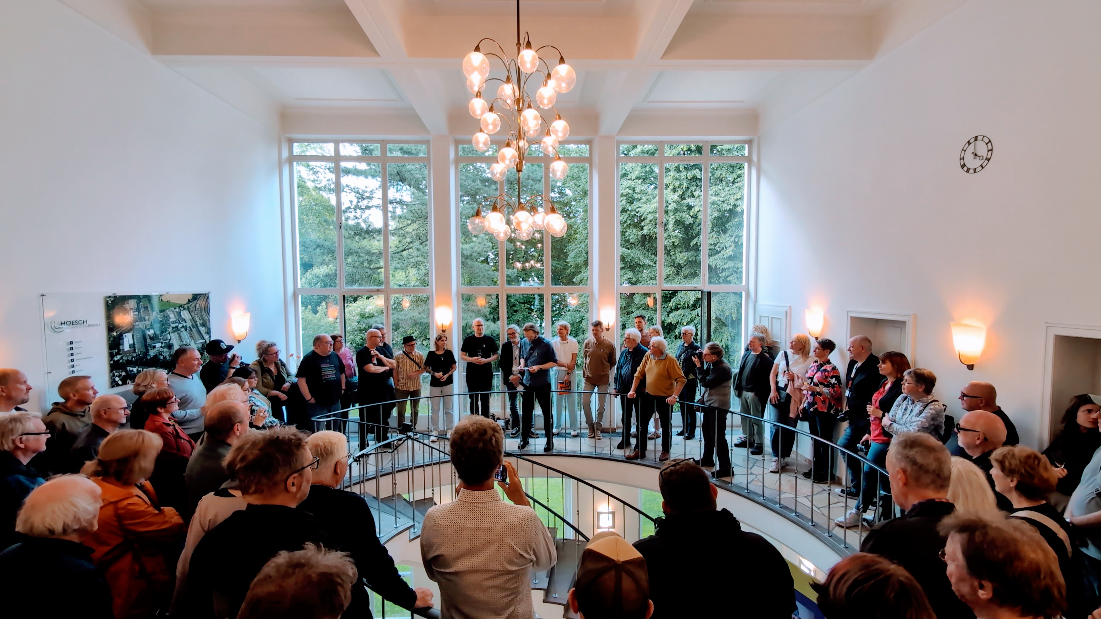 Undenliche Perspektiven. Die Vernissage ist vorbei. Was für ein Abend.